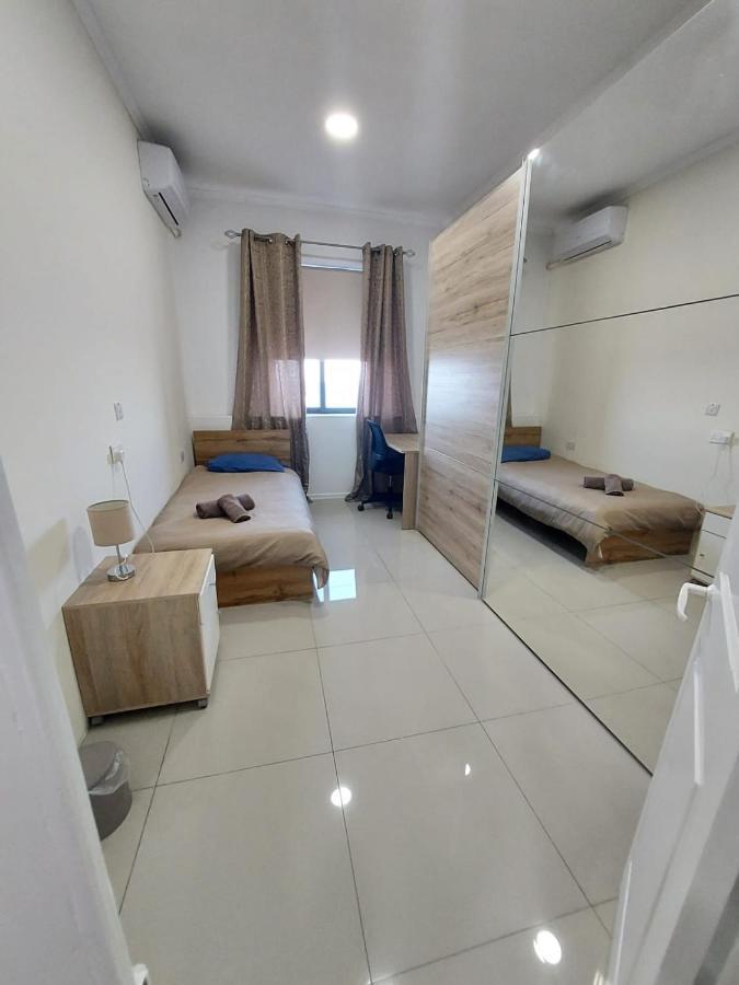 Sea View Large Valletta Appartment Екстер'єр фото