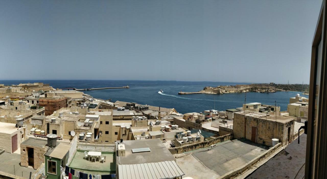 Sea View Large Valletta Appartment Екстер'єр фото
